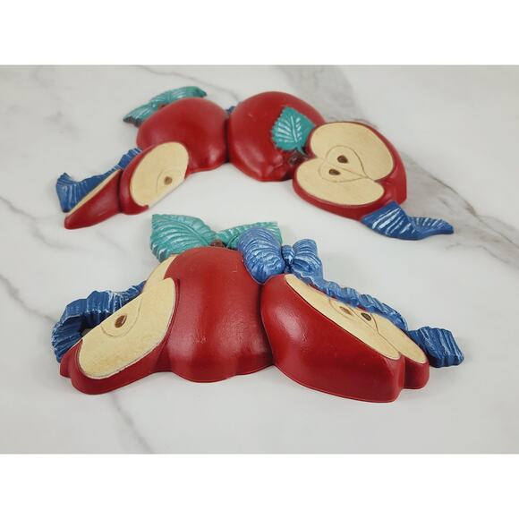 Home Interiors Red Apple Plaque Wall Decor Hanging 1998 Hard Plastic 8 3/4" x2 - Picture 7 of 16